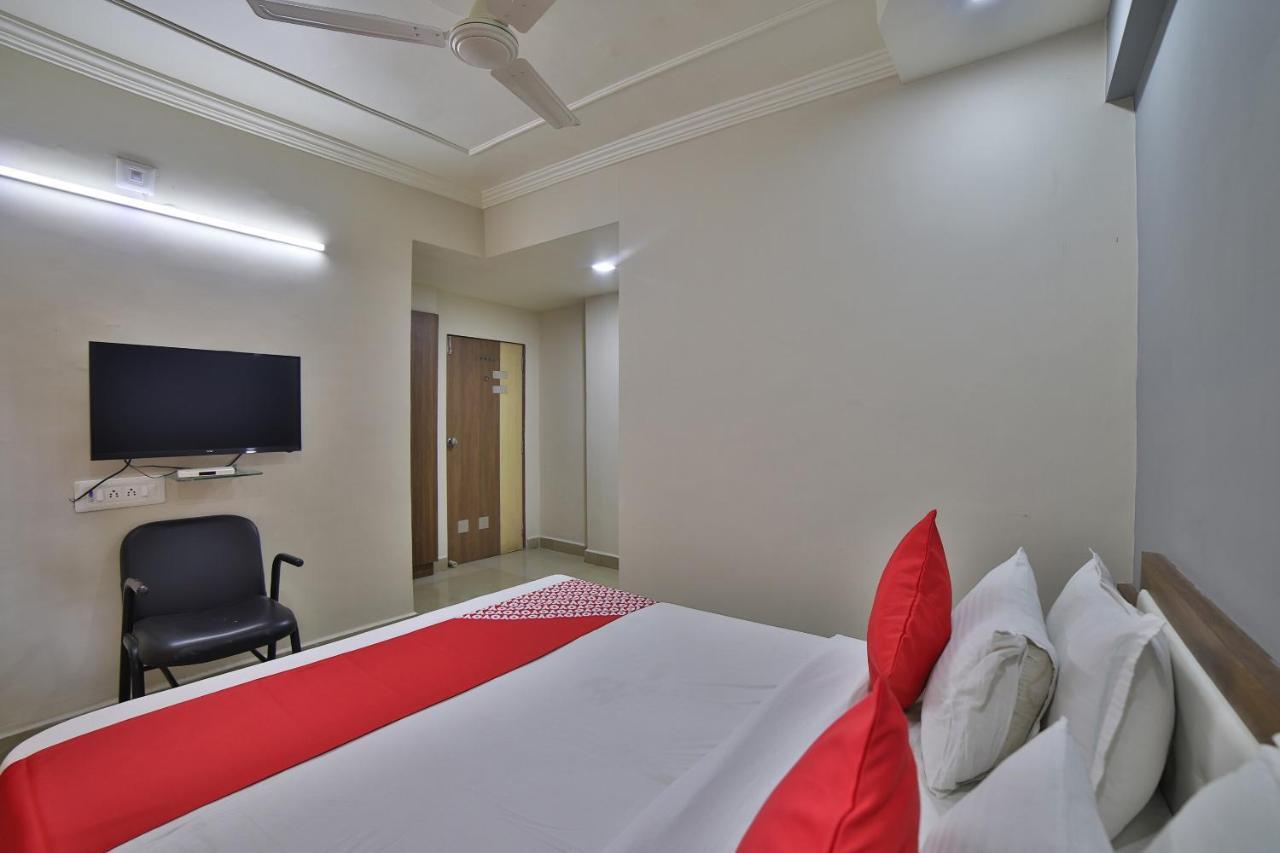 Oyo 41929 Hotel Loyal Residency Jamnagar Luaran gambar