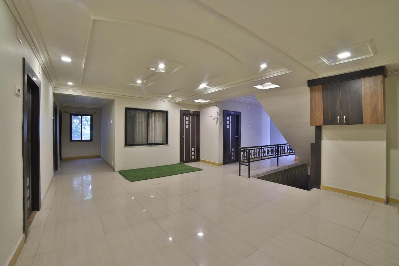 Oyo 41929 Hotel Loyal Residency Jamnagar Luaran gambar