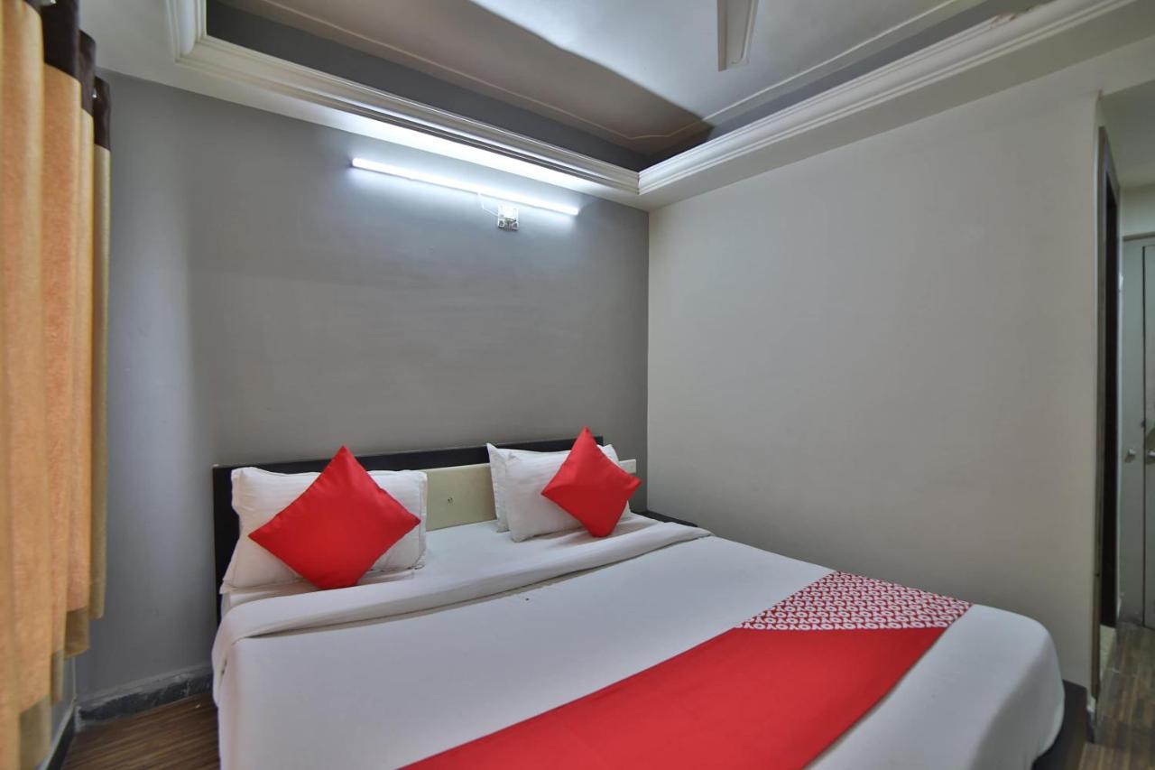 Oyo 41929 Hotel Loyal Residency Jamnagar Luaran gambar