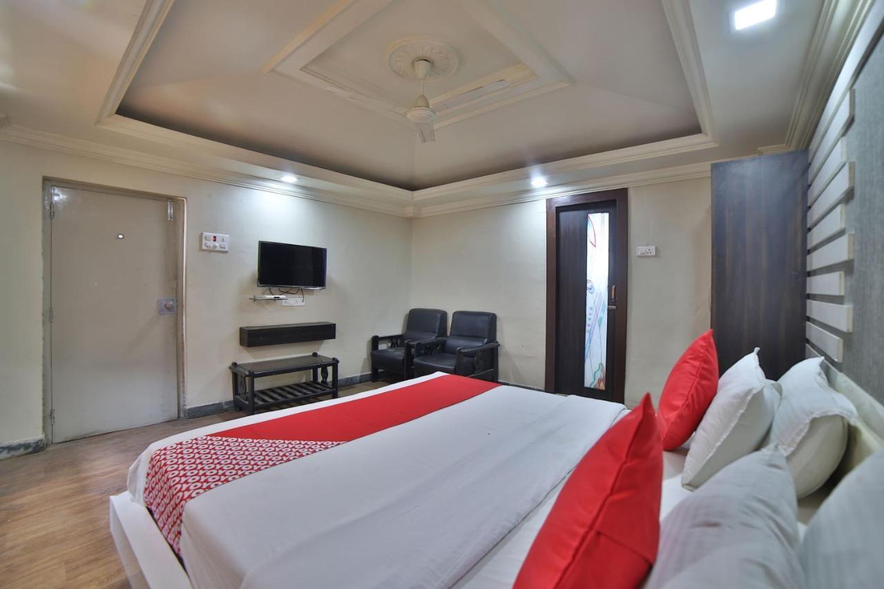 Oyo 41929 Hotel Loyal Residency Jamnagar Luaran gambar