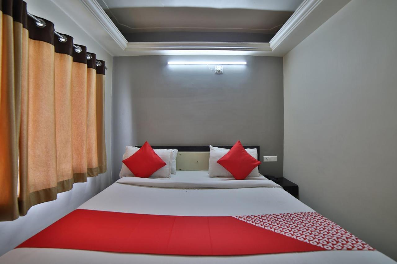Oyo 41929 Hotel Loyal Residency Jamnagar Luaran gambar