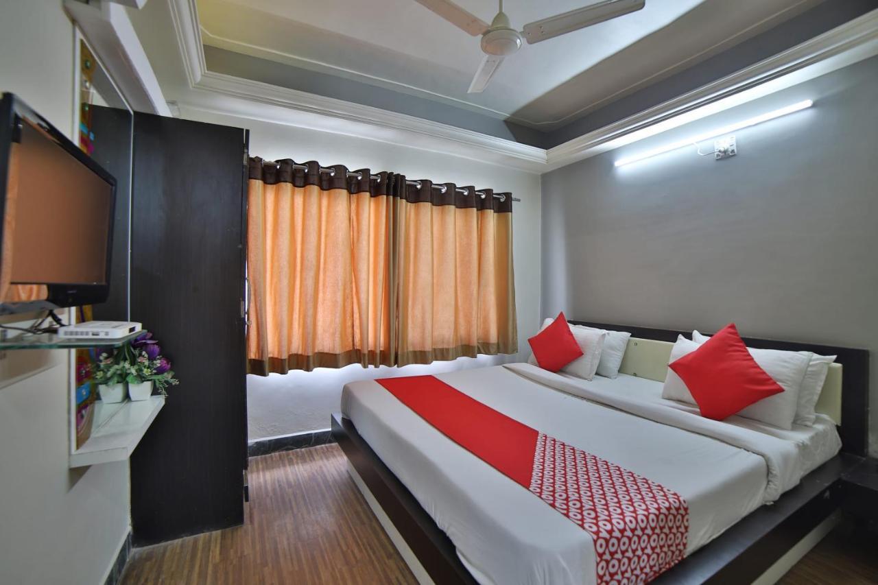 Oyo 41929 Hotel Loyal Residency Jamnagar Luaran gambar